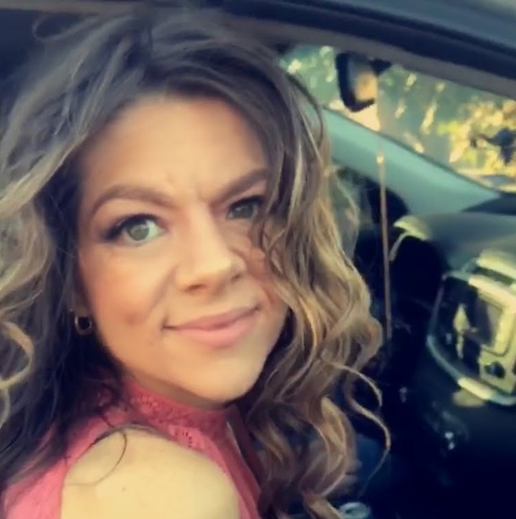 Meet your Posher, Jennifer - Picture 1 of 1